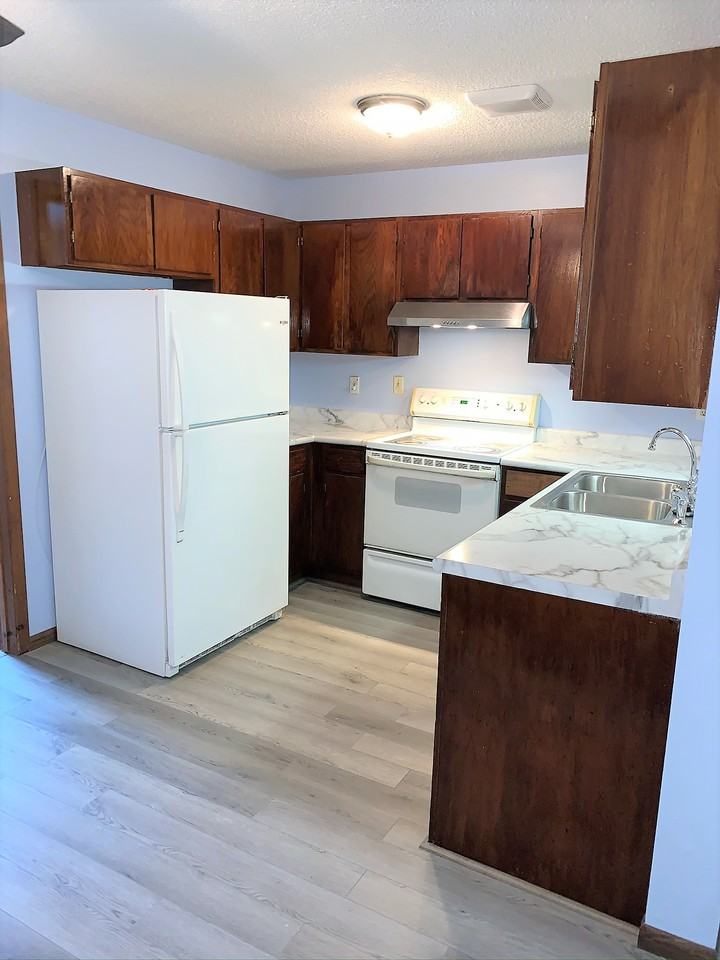 1633 Christie Pl - Photo 3 of 9