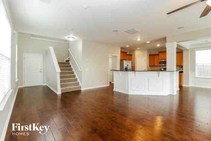 338 Drayton Place Dr - Photo 2 of 15