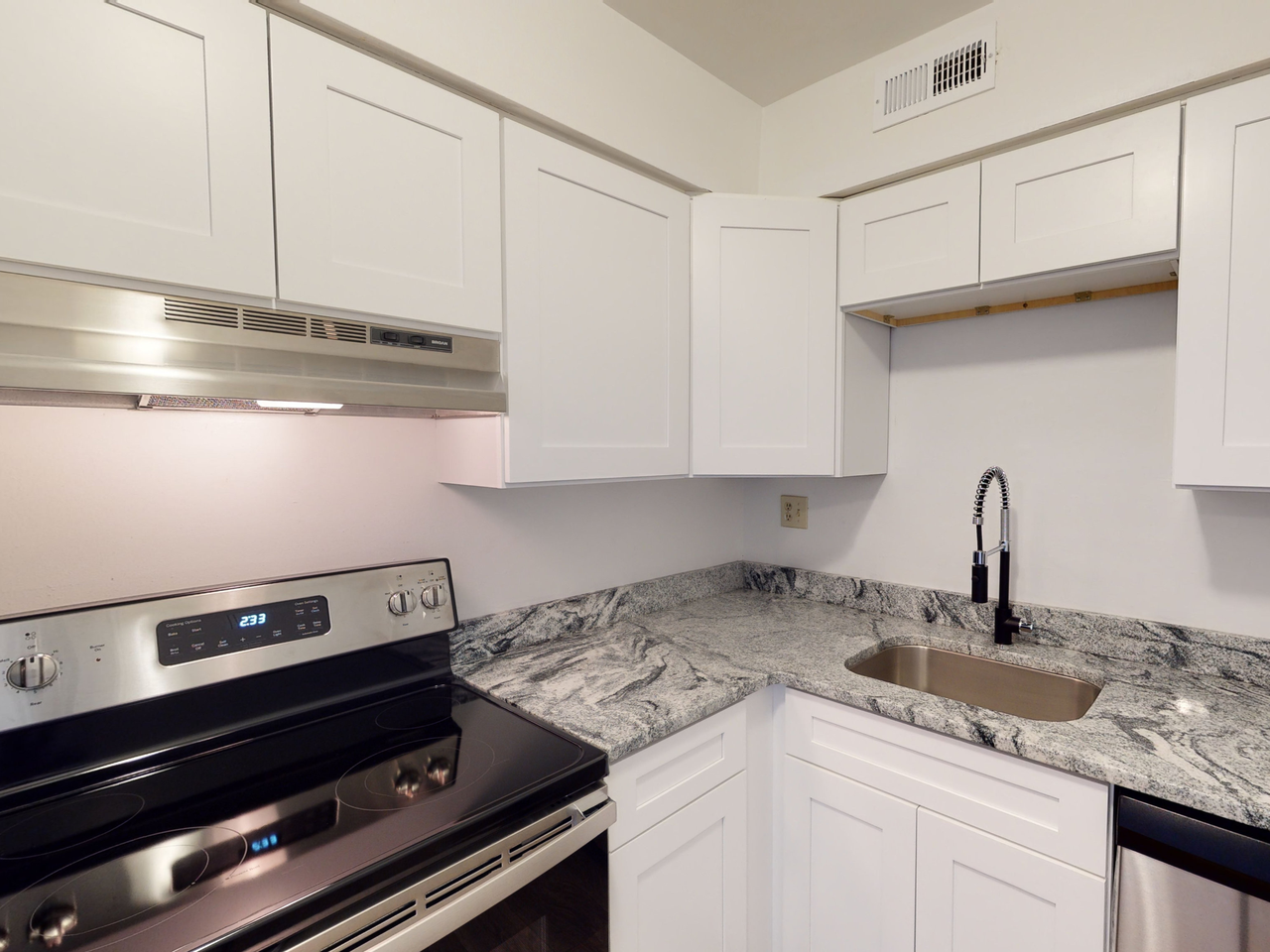 Copper Hill Apartment Homes - Photo 4 of 38