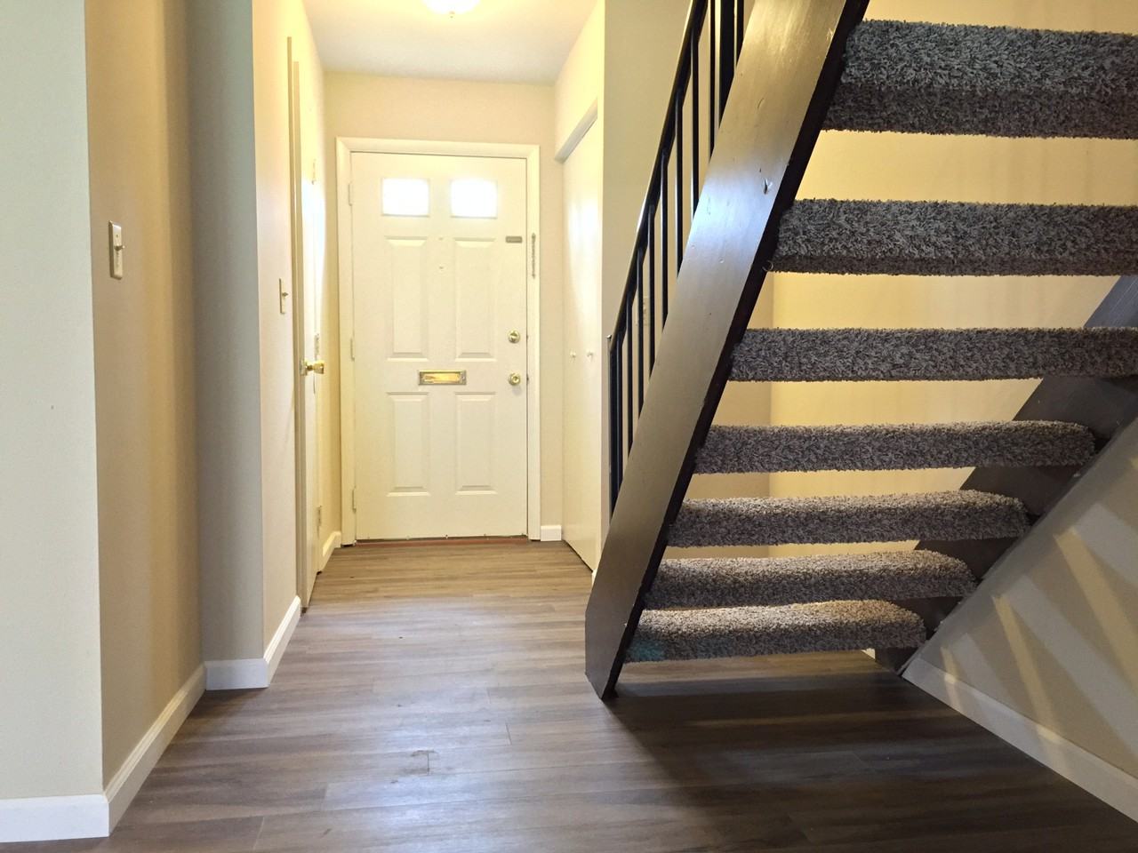 Sutton Place Apartments and Townhomes - Photo 4 of 50