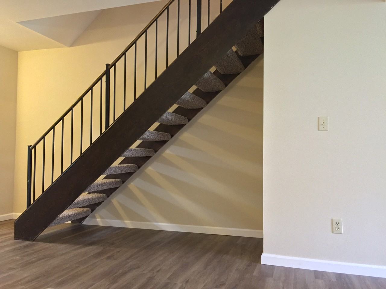 Sutton Place Apartments and Townhomes - Photo 5 of 50