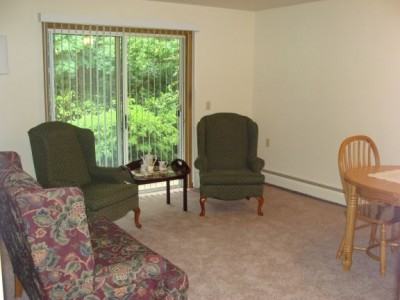 Pine Knoll Apartments - Photo 4 of 12