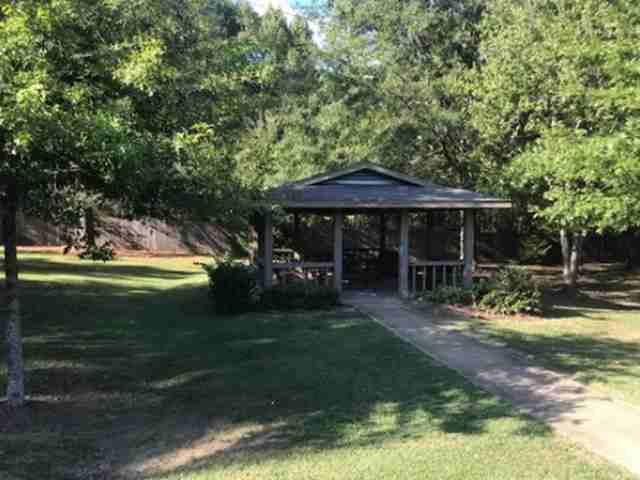 The Elms - Photo 3 of 5