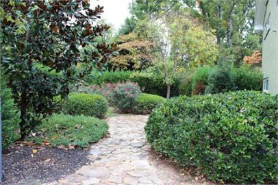 Briarcliff Court Condos - Photo 2 of 14