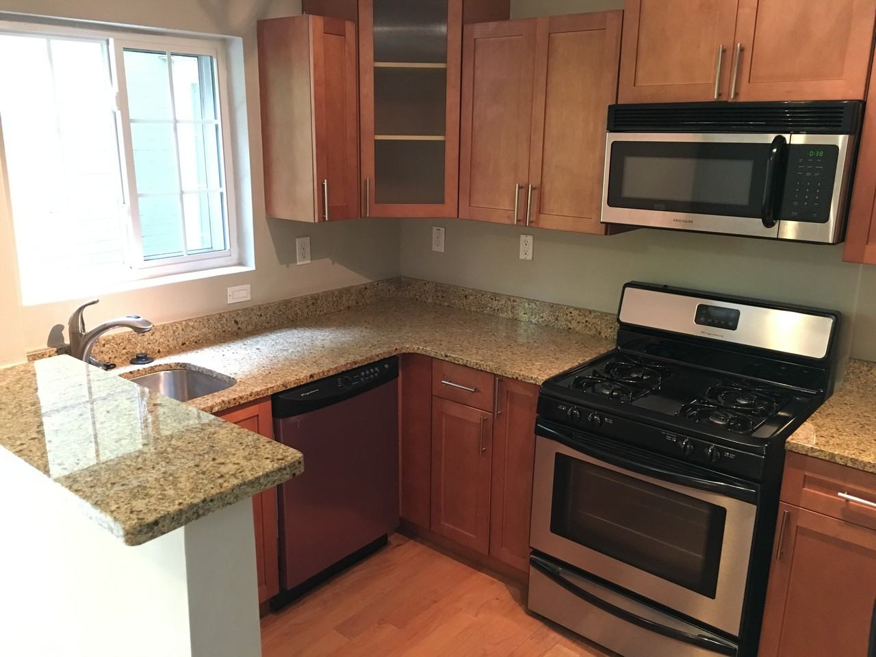 Briarcliff Court Condos - Photo 5 of 14