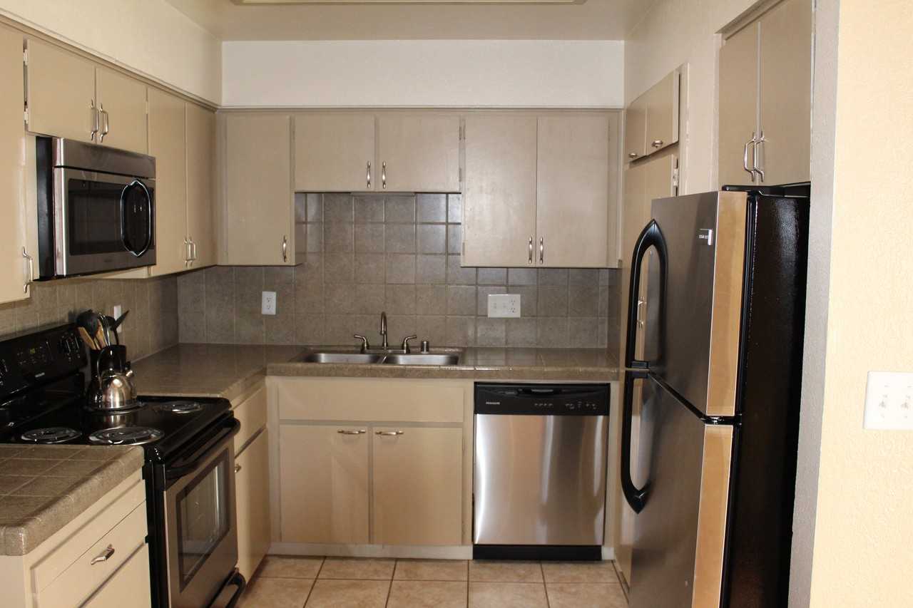 The Lexington - Photo 5 of 23