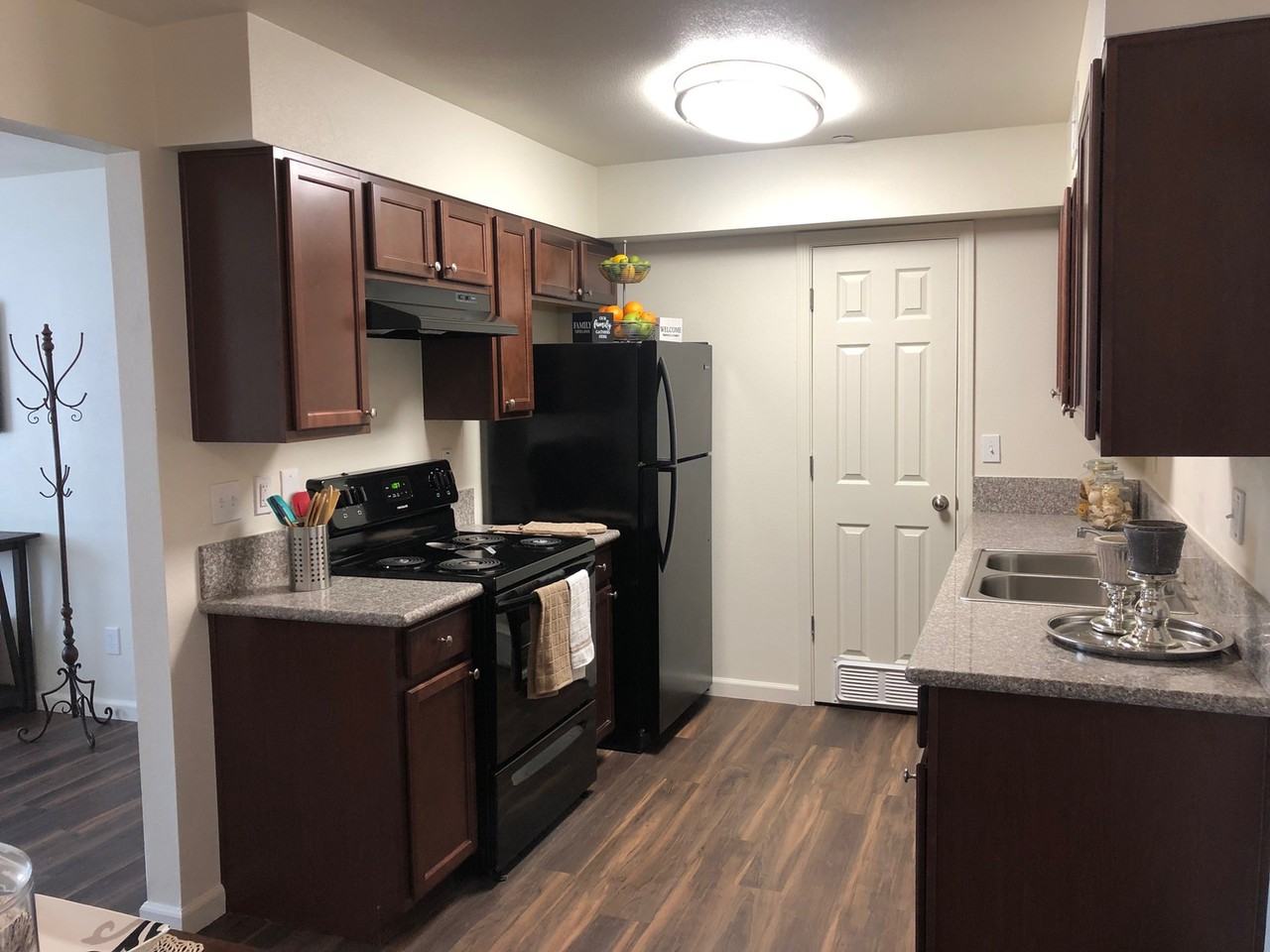 Sunset Sands - Photo 5 of 28