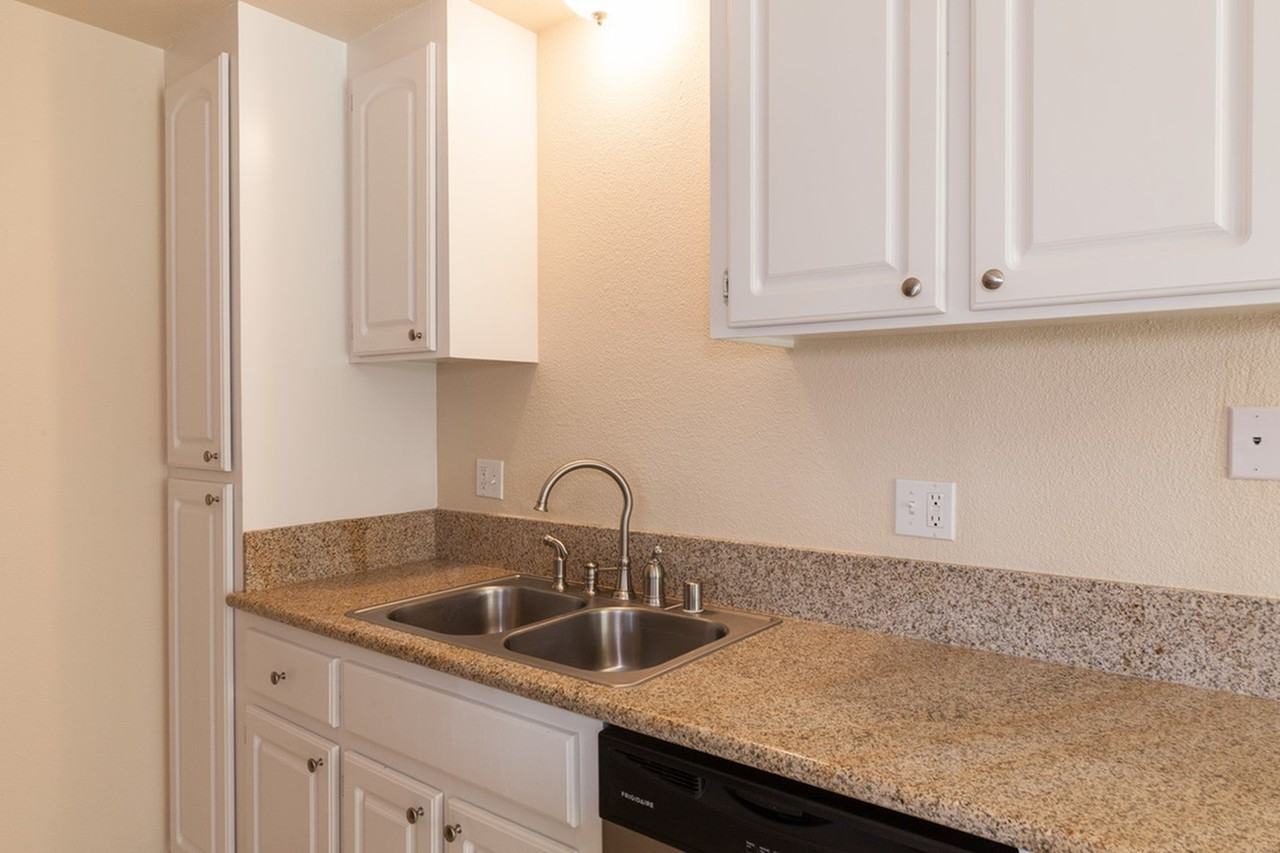 River Park Villas - Photo 4 of 35