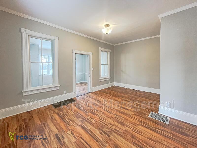 111 W Moore St - Photo 3 of 9