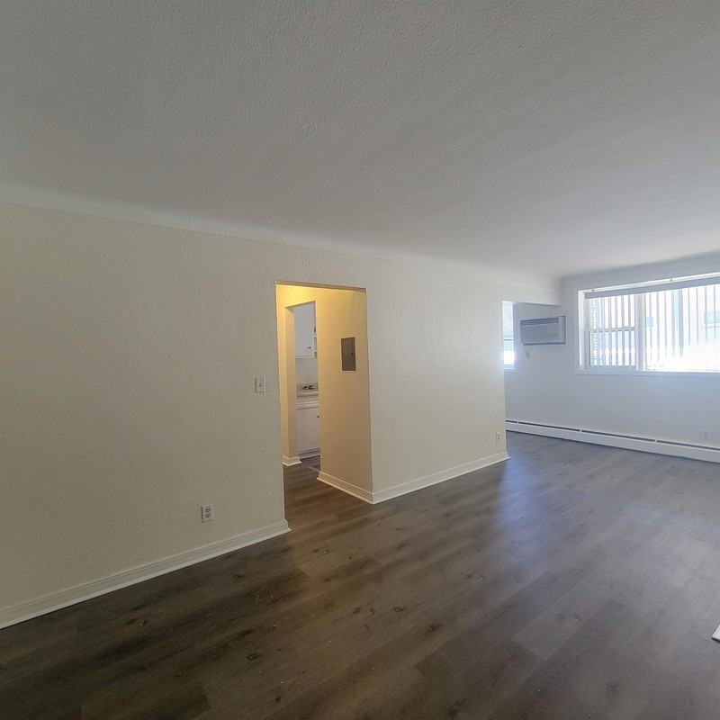 400 Larpenteur Ave W - Photo 3 of 19