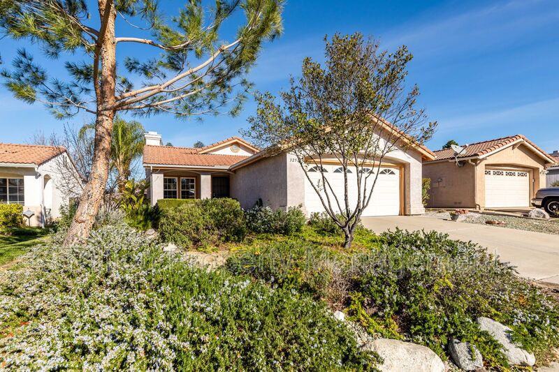 32514 Strigel Ct - Photo 2 of 15