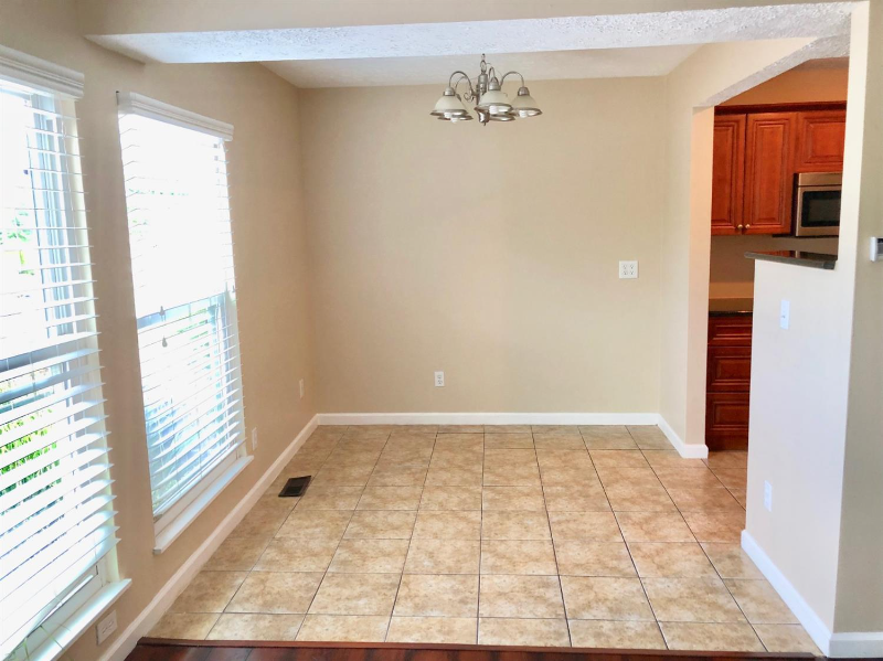 16 Stardust Ct - Photo 4 of 13