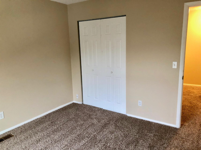 16 Stardust Ct - Photo 7 of 13