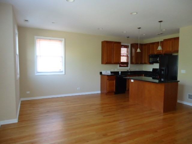 4165 S Ellis Ave #2N - Photo 2 of 9
