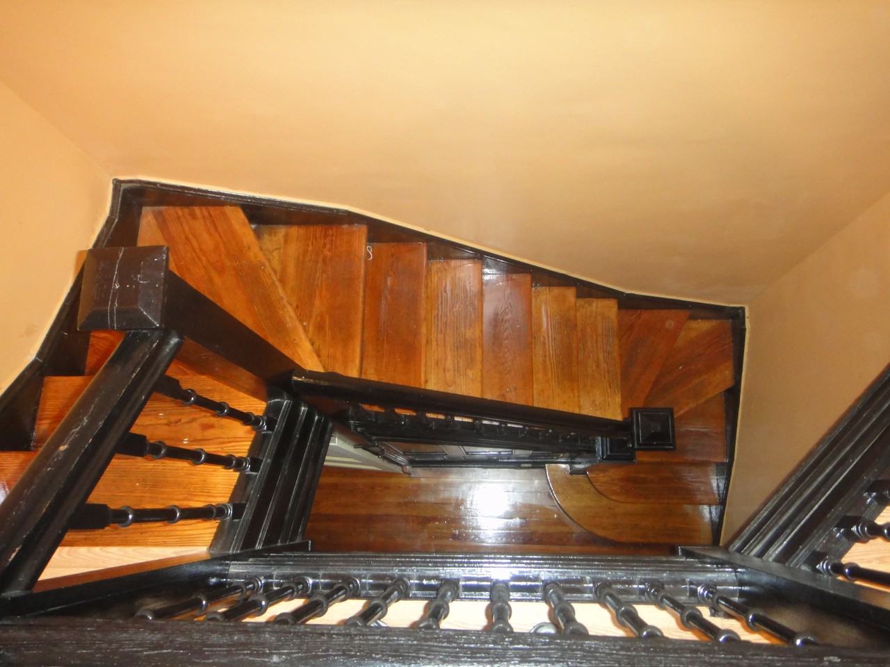 224 E 25th St #224E25th - Photo 3 of 15