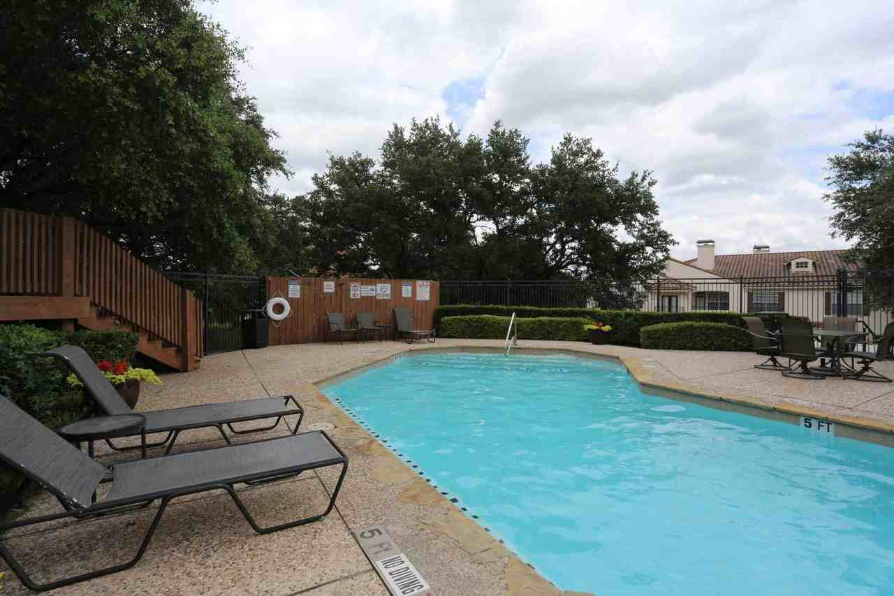 Oxford at Sonterra - Photo 4 of 32