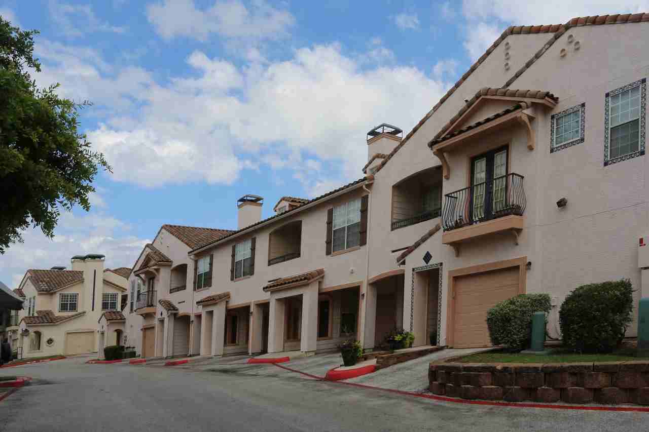 Oxford at Sonterra - Photo 7 of 32