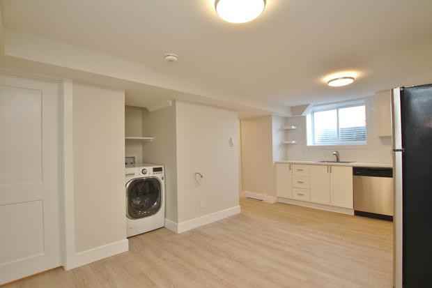 1116 Woodroffe Avenue #B - Photo 3 of 12