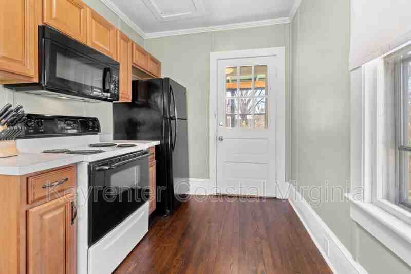 338 Main St #B - Photo 2 of 20