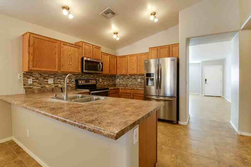 11560 W Cheryl Dr - Photo 5 of 28
