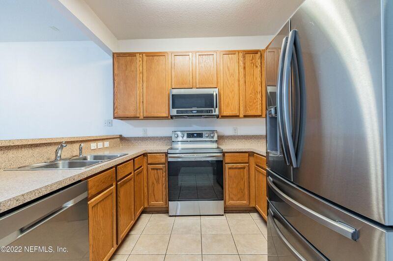 5737 Parkstone Crossing Drive - Photo 6 of 28