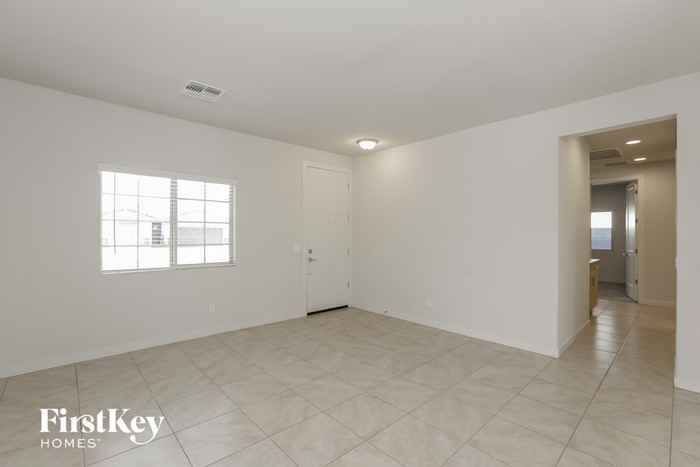 42317 W Ramirez Dr - Photo 3 of 15