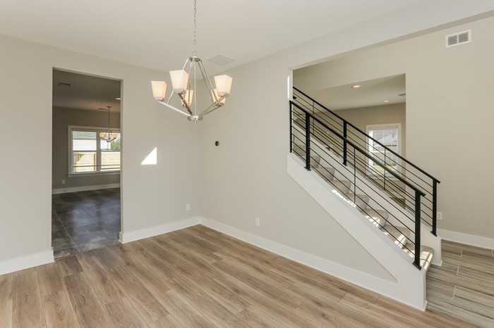 8628 Feather Hl - Photo 2 of 12