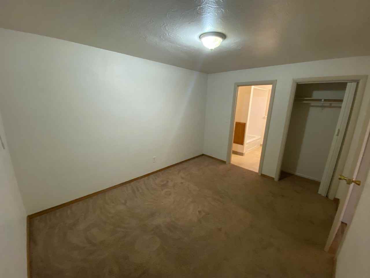 846 14th St Ne #846 - Photo 6 of 8