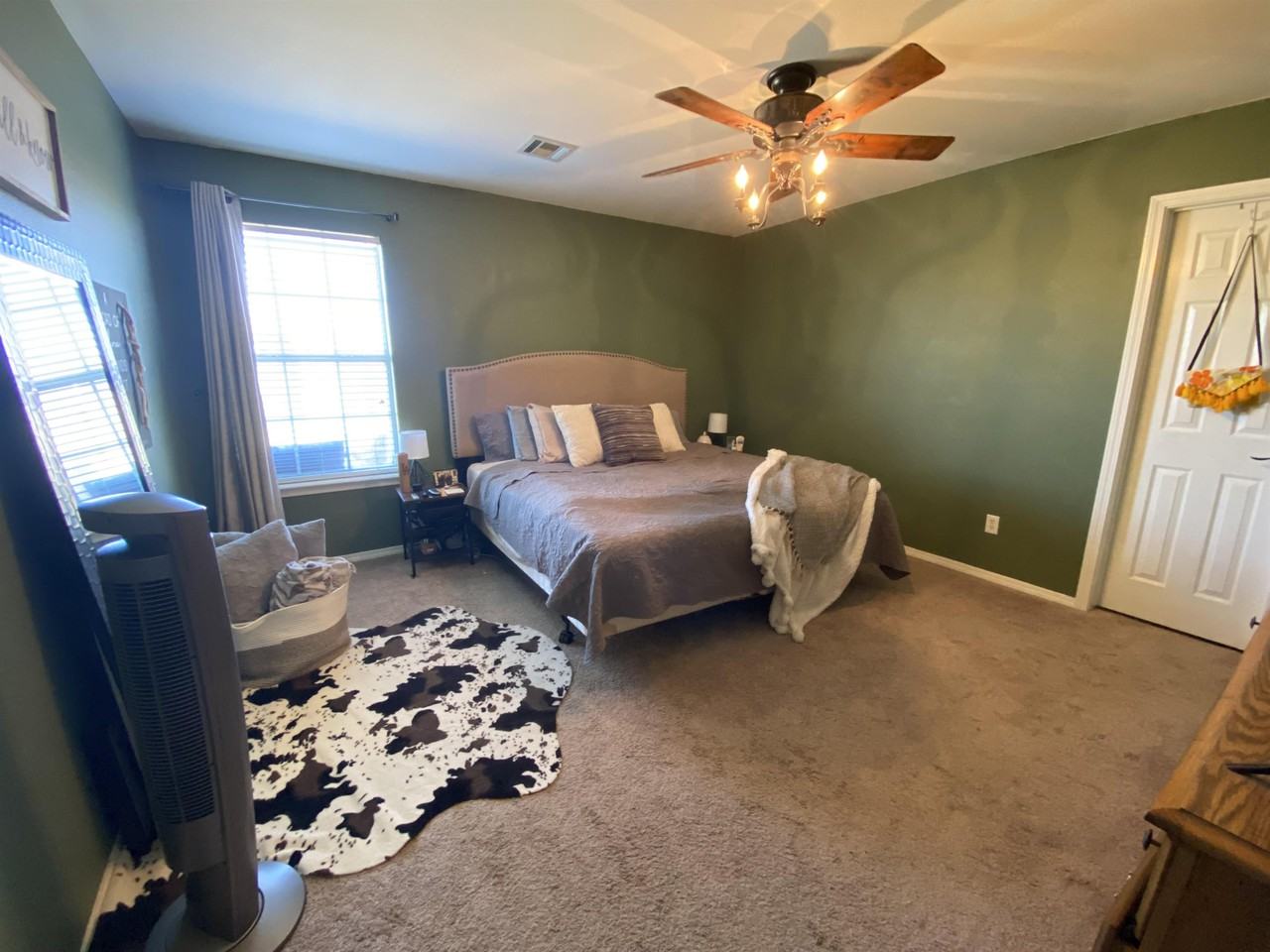 909 N Windermere Dr #1 - Photo 3 of 19