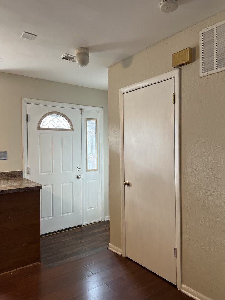 9580 Canterbury Riding - Photo 4 of 18