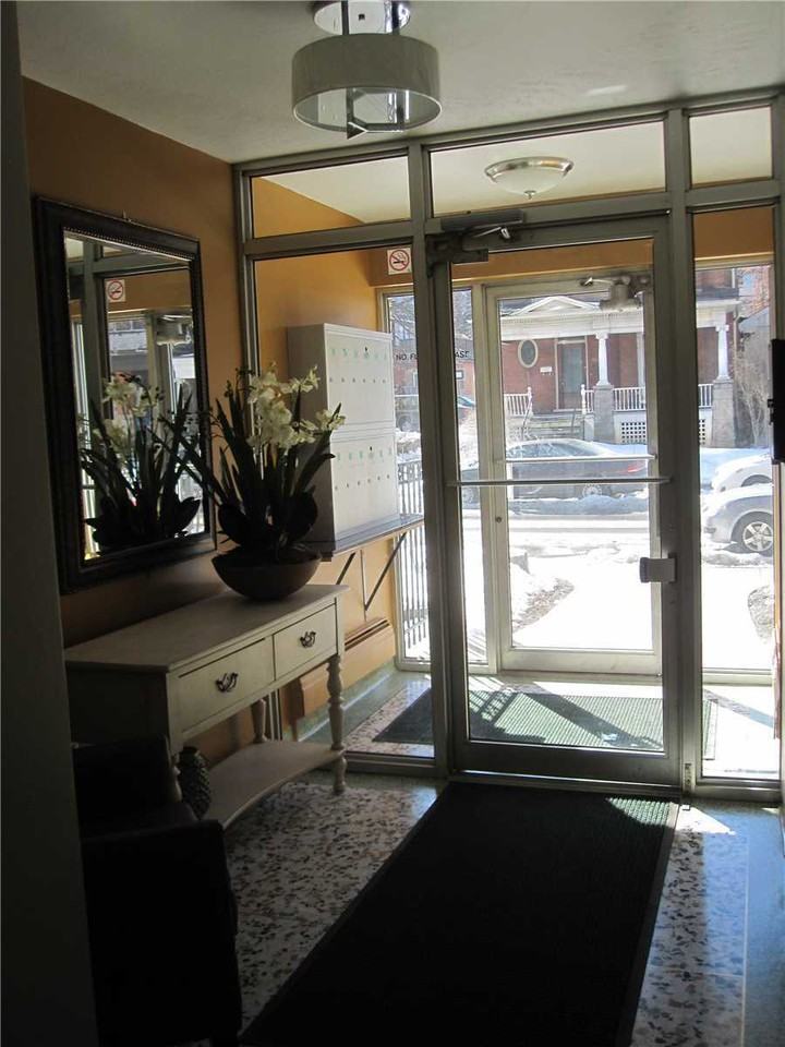 116 Robinson Street #7 - Photo 4 of 14