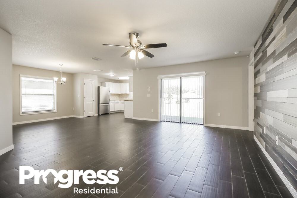2290 Bexley Dr - Photo 3 of 16