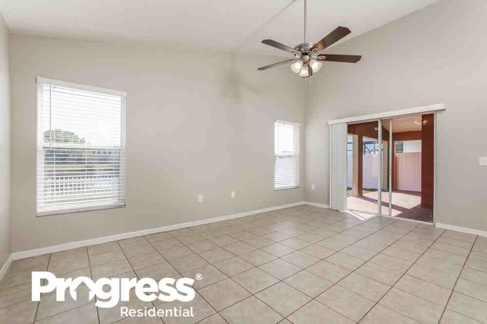 5114 Violet Ln - Photo 3 of 16