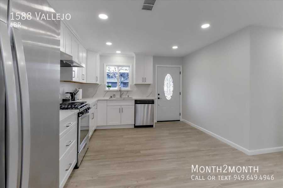 1588 Vallejo Dr - Photo 3 of 10