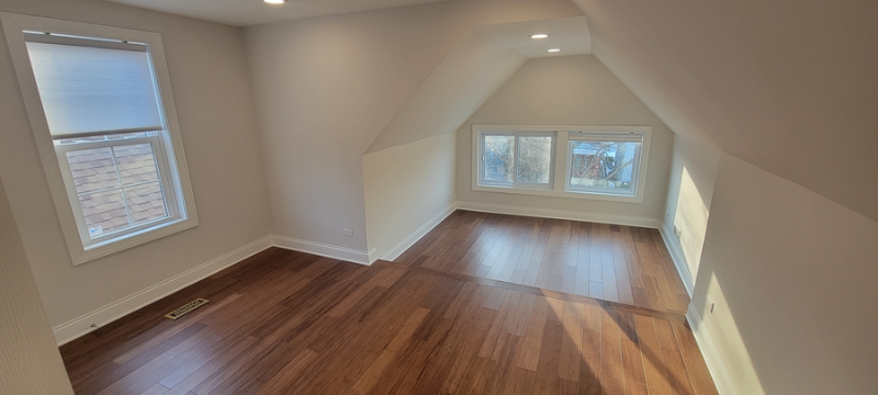 6119 N Wolcott Ave #3 - Photo 2 of 12