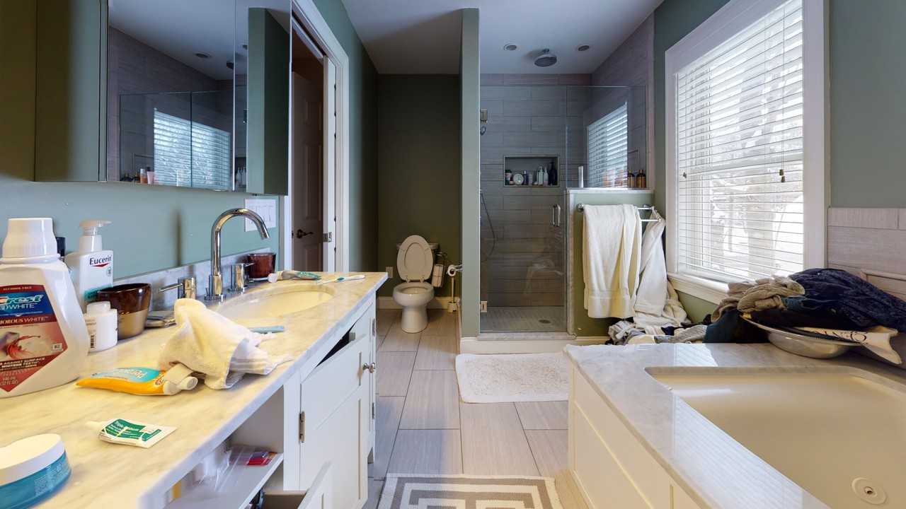 402 Parker St - Photo 2 of 14