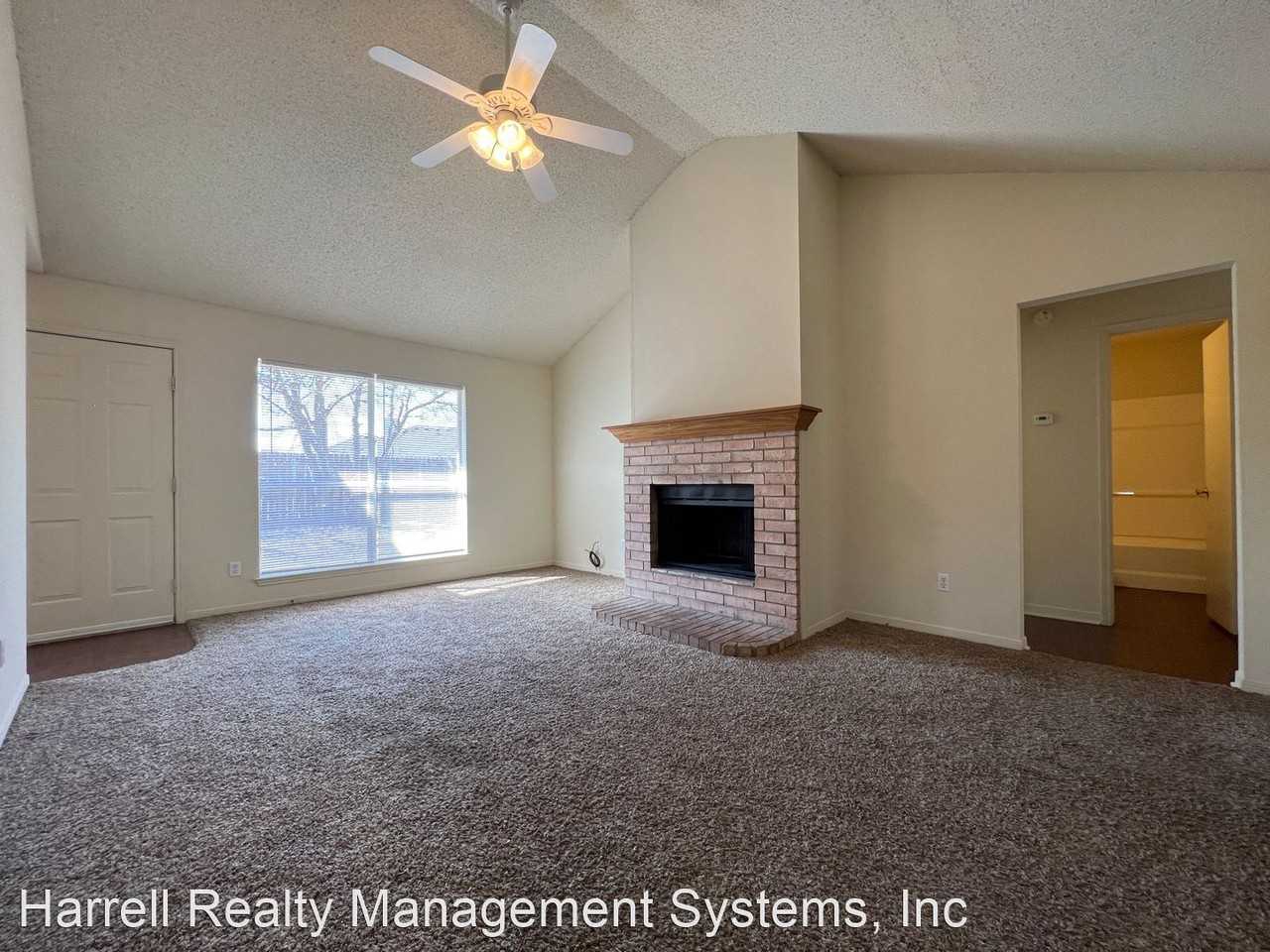 972 Parkview Cir - Photo 3 of 9