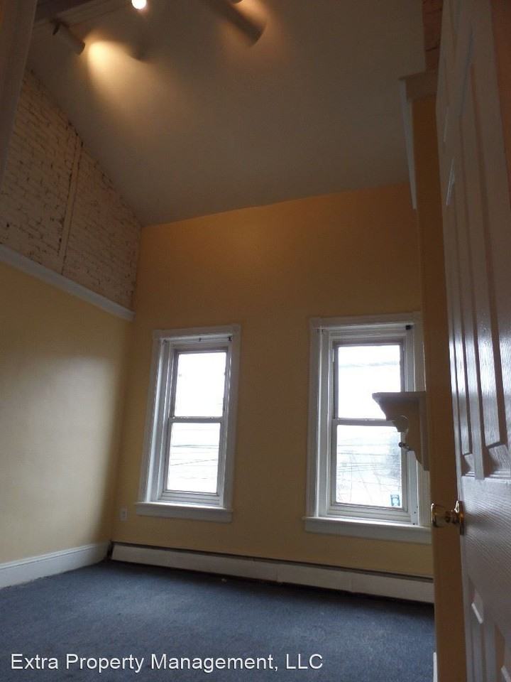 609 Genesee St - Photo 3 of 12