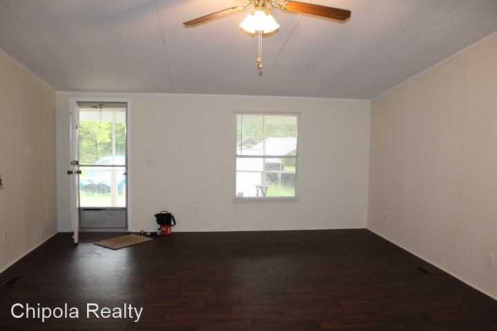 2826 Linwood Cir - Photo 2 of 15