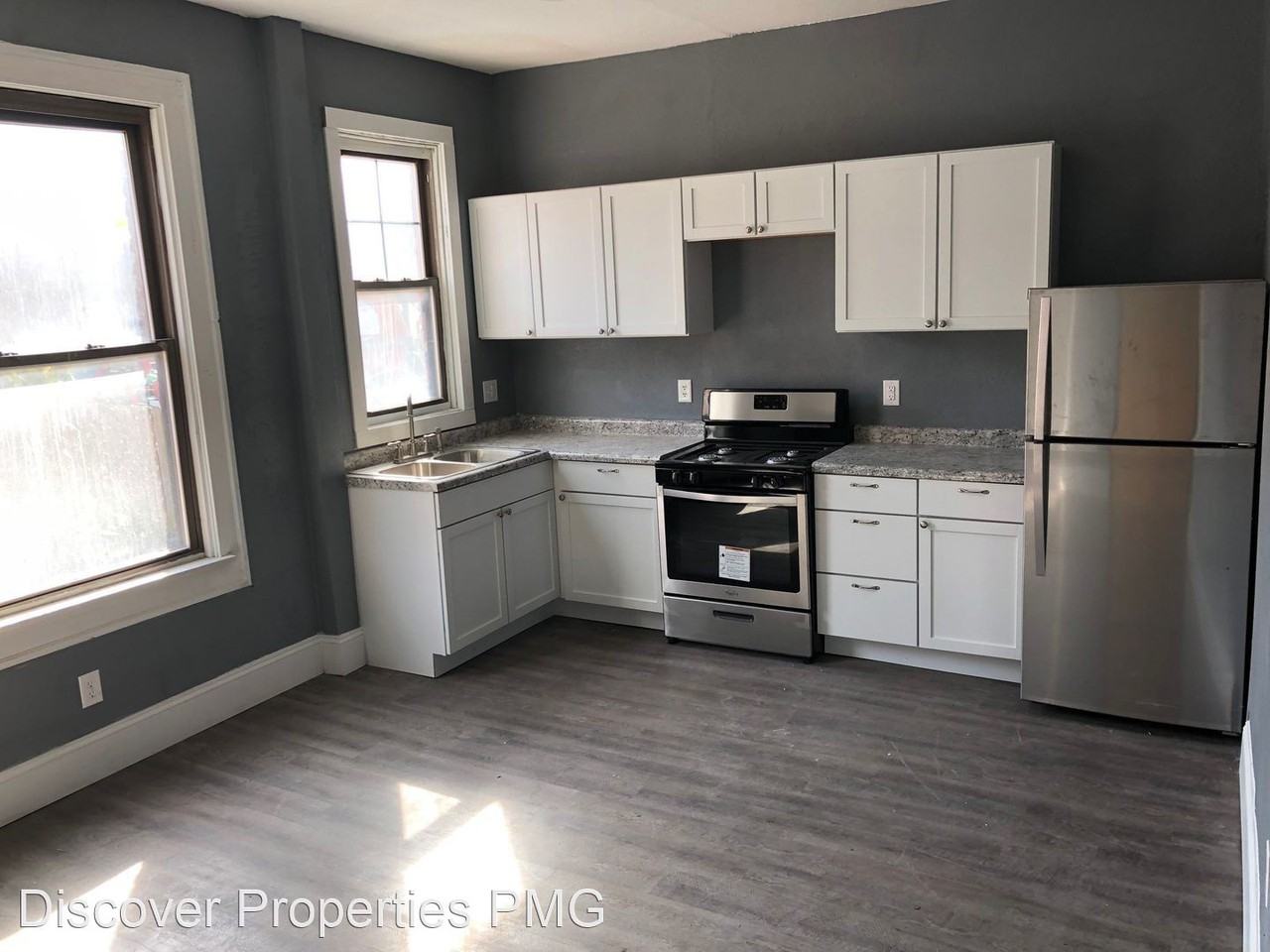 471 N State Avenue - Photo 3 of 6