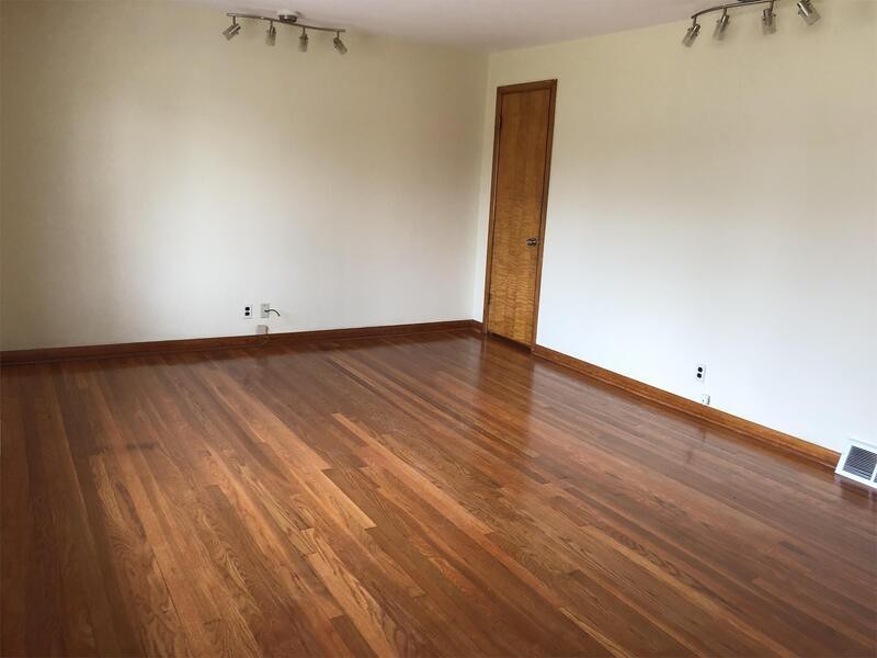 844 Hicks Blvd - Photo 2 of 18