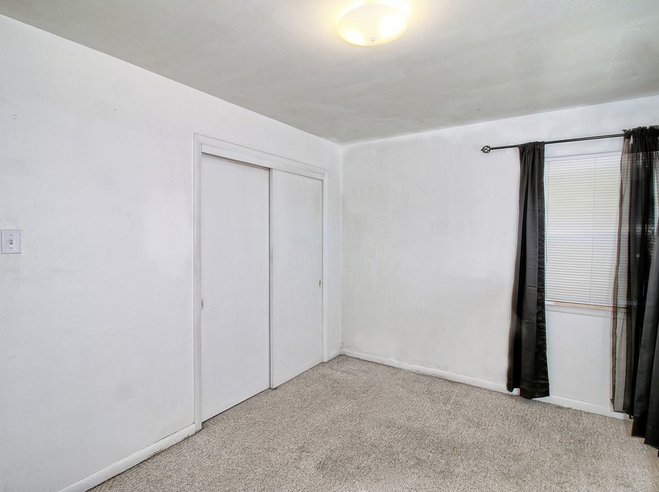 2430 Bunting Ave - Photo 3 of 9