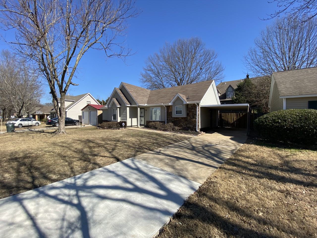 2638 Lakeside Dr - Photo 2 of 22