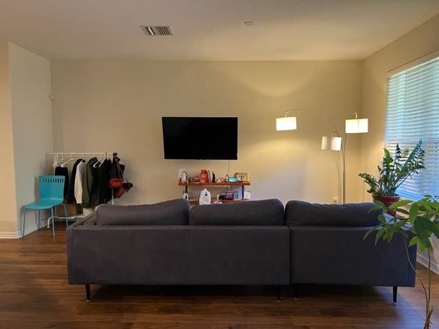 3916 Silverlake Way - Photo 5 of 24