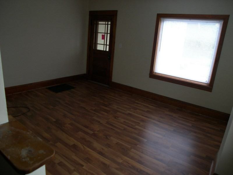 1011 87th Ave W - Photo 2 of 4