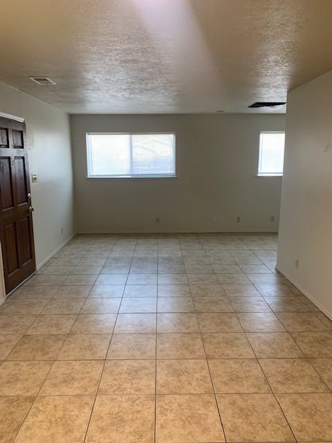 927 Aztec Rd NW - Photo 3 of 17