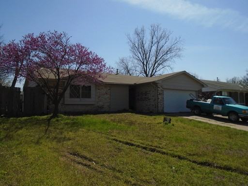 8928 E 49th St - Photo 2 of 18