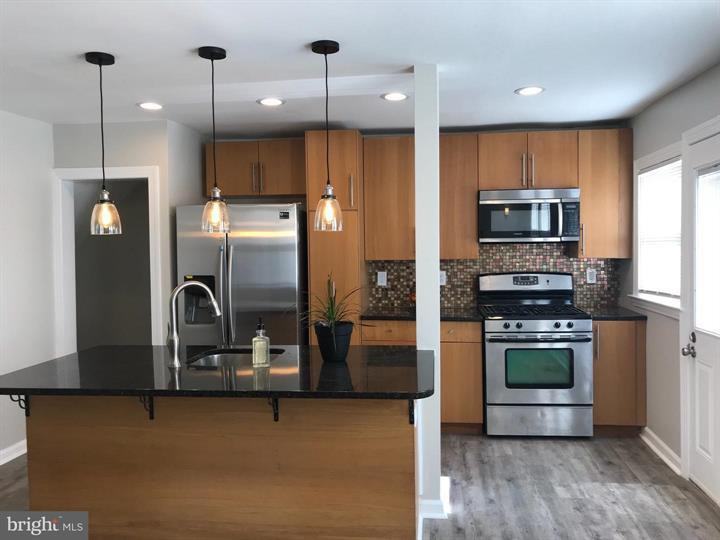 1003 E Lake Ave - Photo 2 of 28
