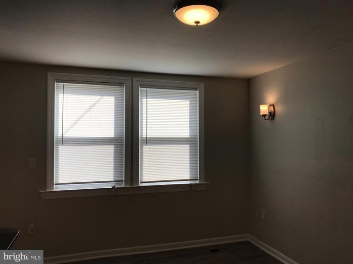 1003 E Lake Ave - Photo 6 of 28