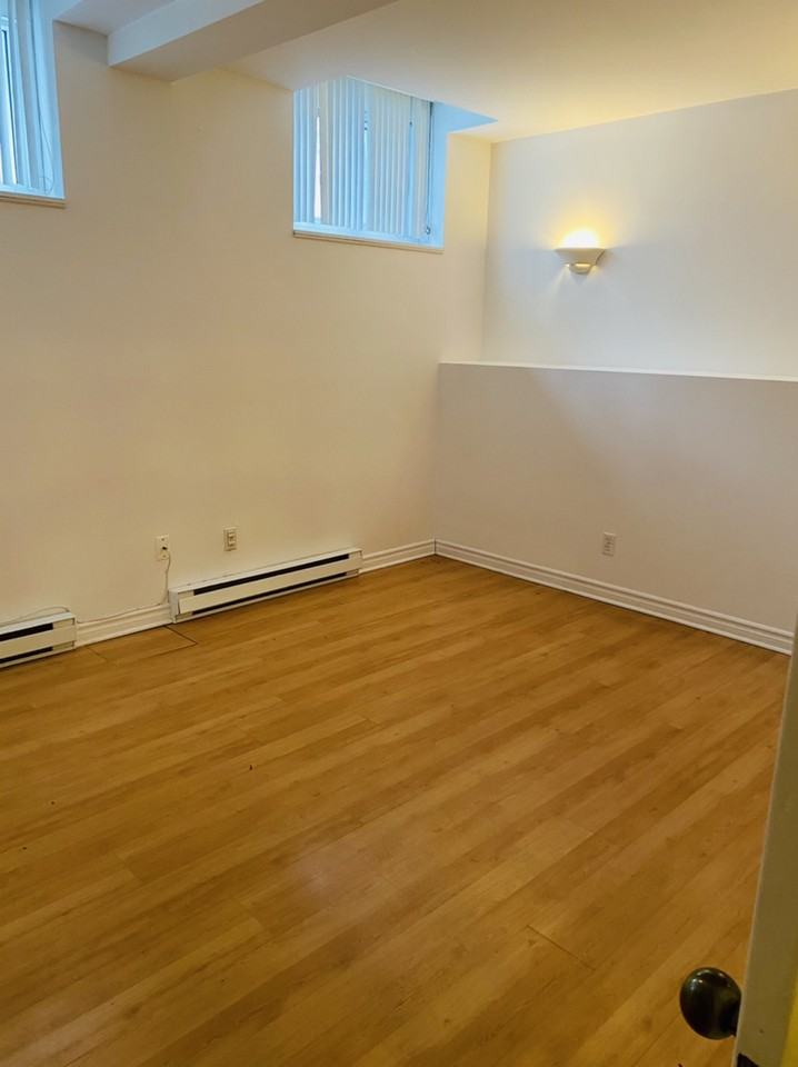 1310 Rue Alexandre-de Sève - Photo 3 of 4